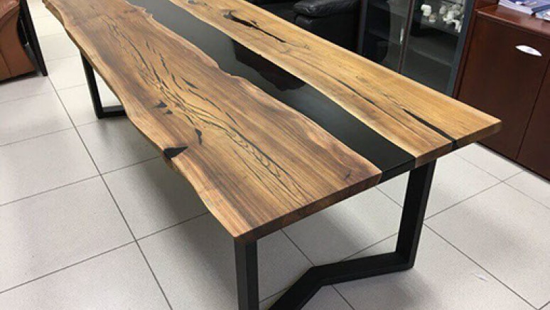 Столы из слэба с эпоксидной смолой