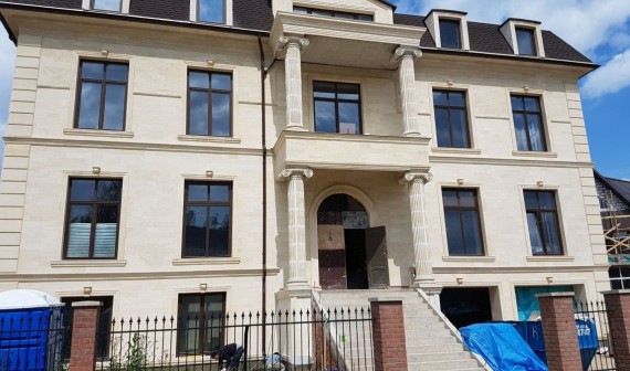 Рублево-успенское шоссе, п.Горки-2, окна из дуба