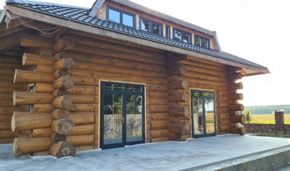 Деревянные окна в срубе