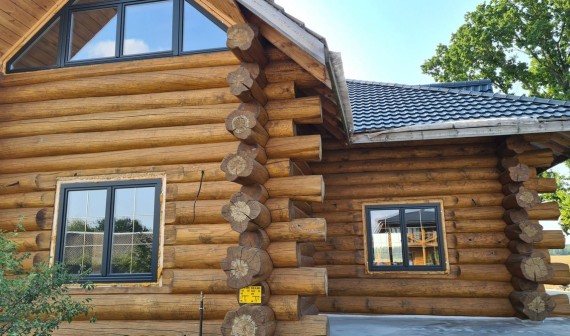 Деревянные окна в срубе