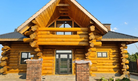 Деревянные окна в срубе